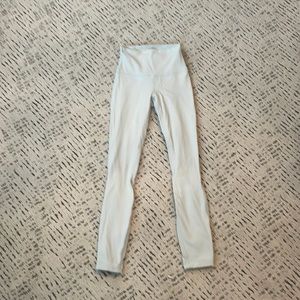 Good as new Powder Blue lulu leggings!
